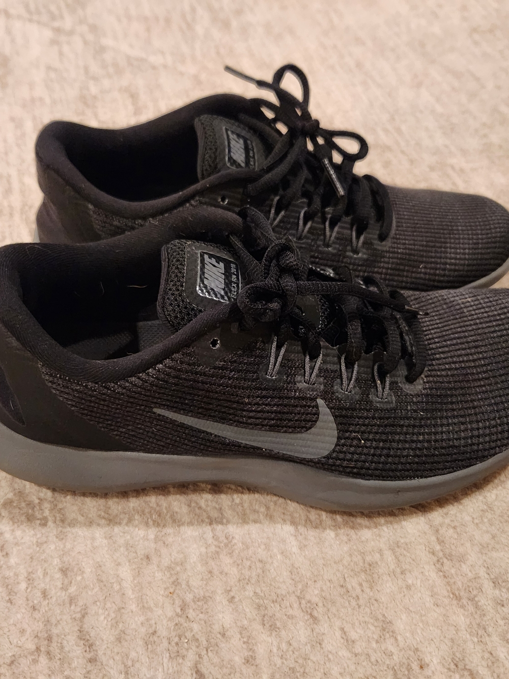 Nike Flex 2018 RN Black Dark Grey Athletic Sneakers Womans Size 8
